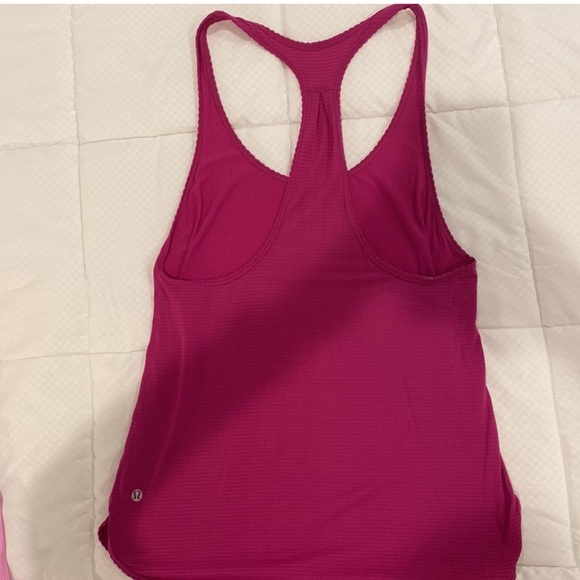 Lululemon Tank, scalloped edging. Size 8. Maroon/pink colored. - Picture 2 of 5